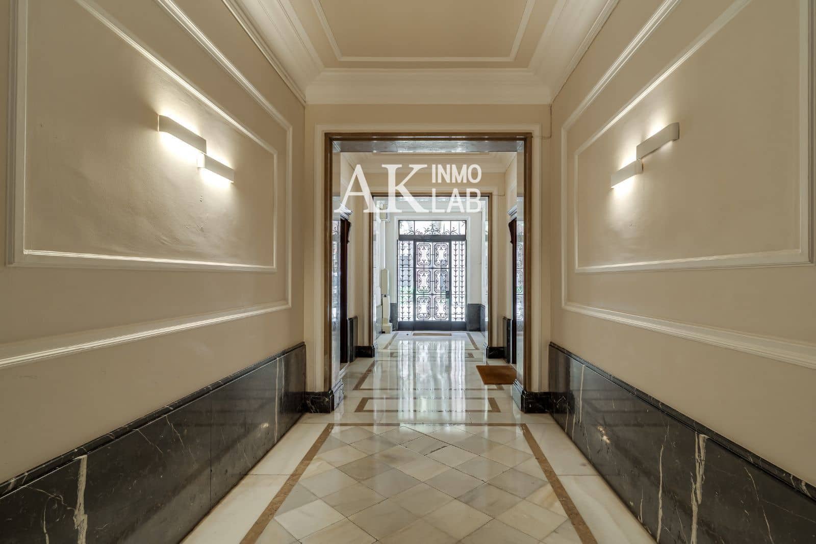 Piso de 3 habitaciones en Barcelona ciudad en venta - 470.000 € (Ref: 9708178)