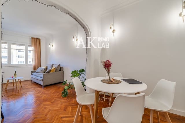 Piso de 3 habitaciones en Barcelona ciudad en venta - 470.000 € (Ref: 9708178)