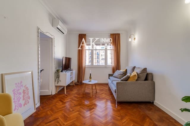 Piso de 3 habitaciones en Barcelona ciudad en venta - 470.000 € (Ref: 9708178)