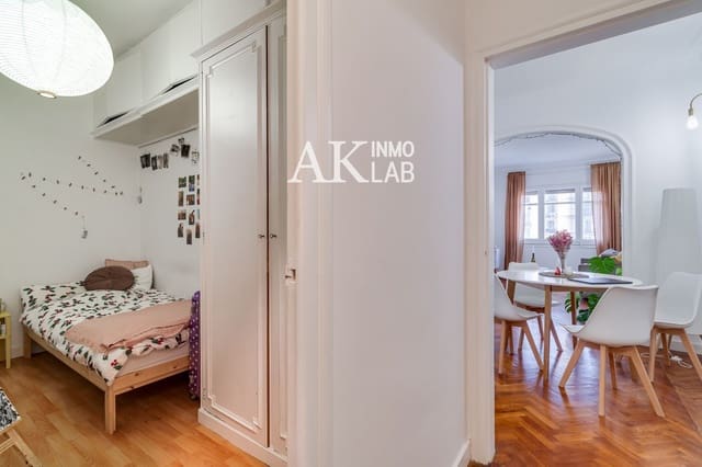 Piso de 3 habitaciones en Barcelona ciudad en venta - 470.000 € (Ref: 9708178)