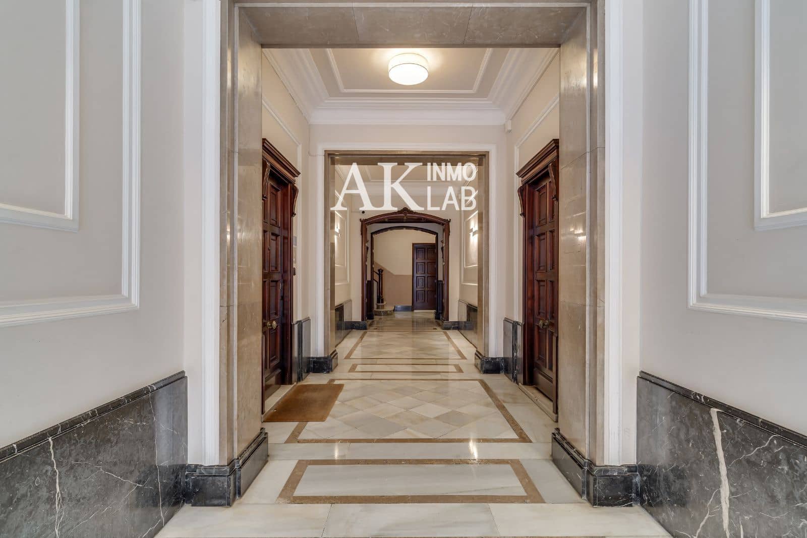 Piso de 3 habitaciones en Barcelona ciudad en venta - 470.000 € (Ref: 9708178)