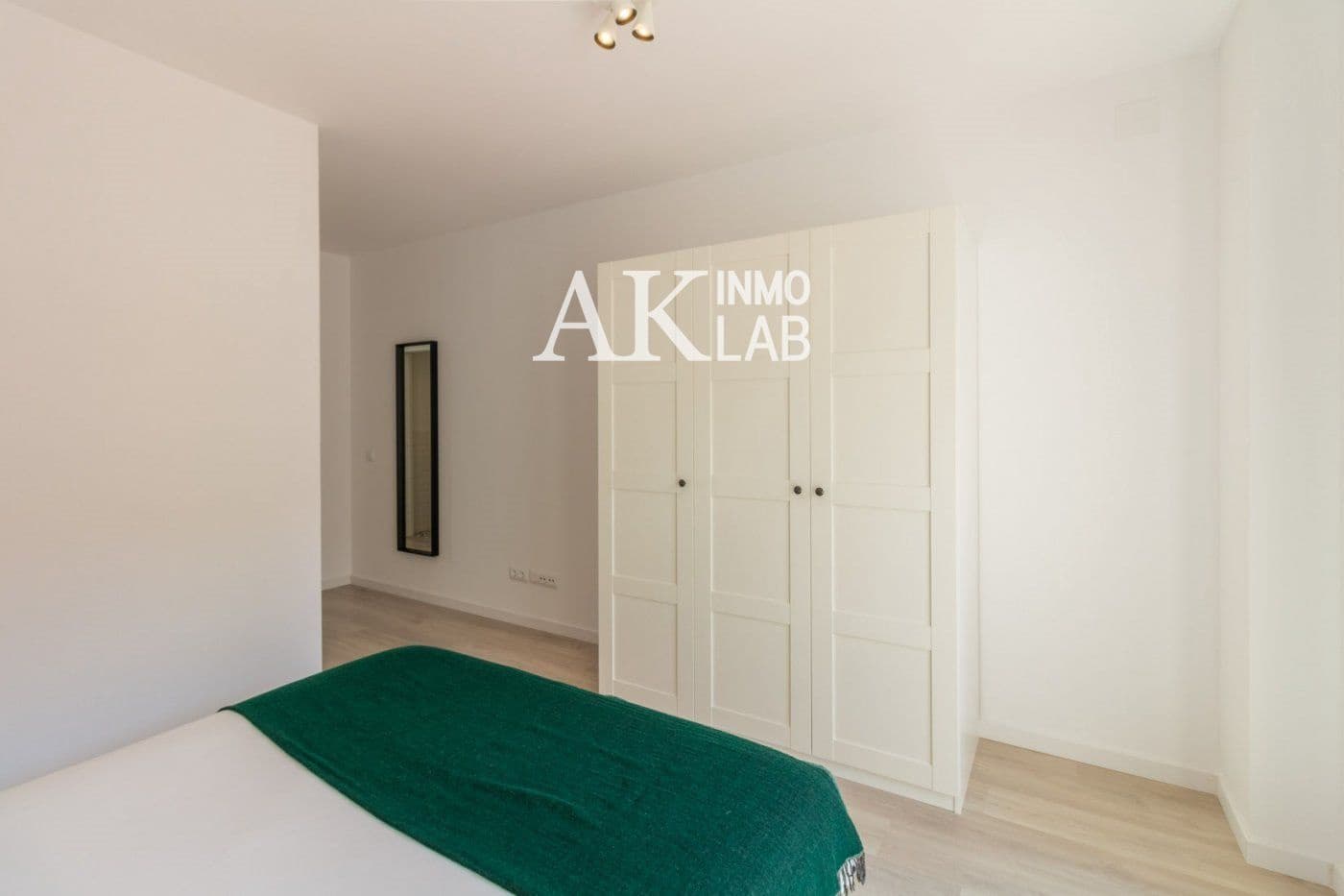 Ático de 3 habitaciones en Barcelona ciudad en venta - 728.000 € (Ref: 9730843)