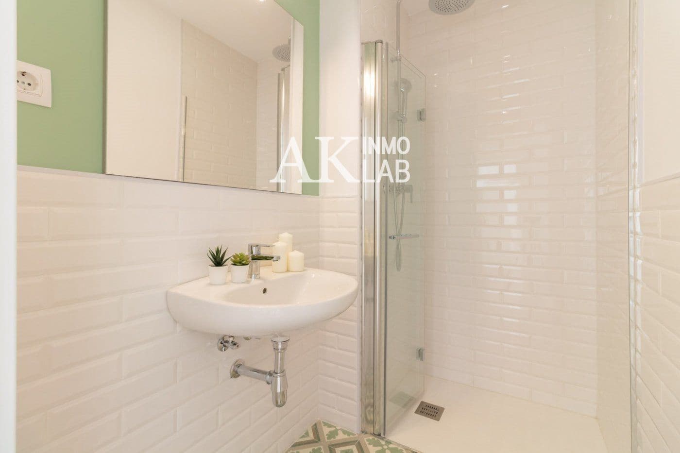 Ático de 3 habitaciones en Barcelona ciudad en venta - 728.000 € (Ref: 9730843)