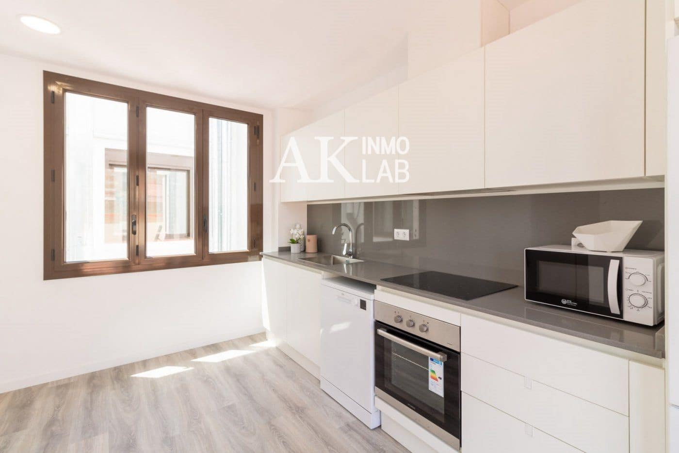 Ático de 3 habitaciones en Barcelona ciudad en venta - 728.000 € (Ref: 9730843)