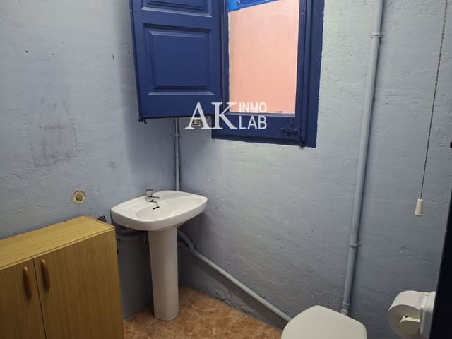 Commercial for rent in Barcelona city - € 890 (Ref: 9740214)