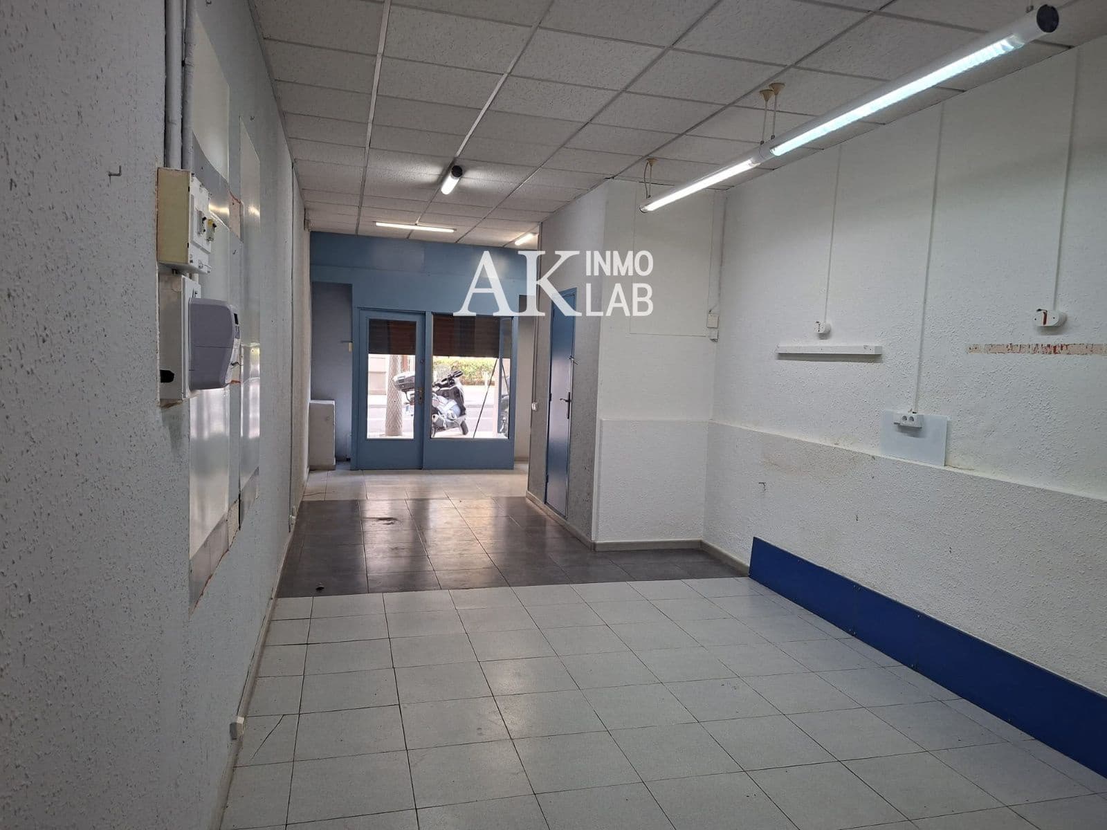 Local Commercial à louer à Barcelone ville - 890 € (Ref: 9740214)