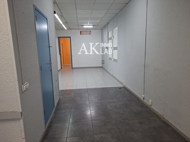 Commercial for rent in Barcelona city - € 890 (Ref: 9740214)