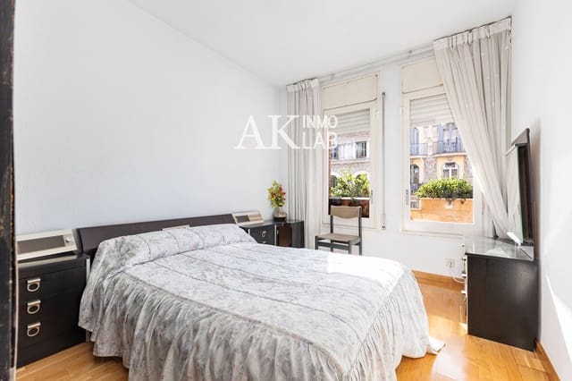 4 chambre Appartement à vendre à El Poble Sec, Barcelone ville avec garage - 469 000 € (Ref: 9758164)