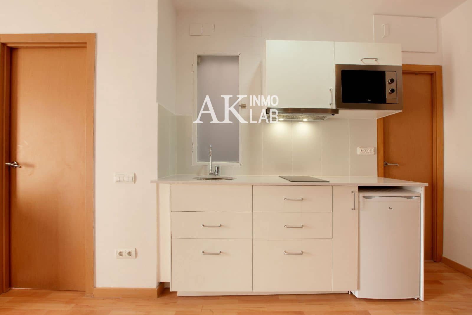 2 soveværelse Lejlighed til salg i L'Hospitalet de Llobregat - € 195.000 (Ref: 9758261)