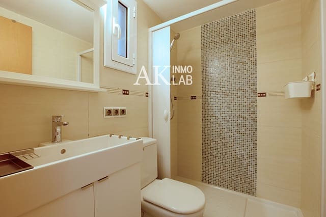 2 soveværelse Lejlighed til salg i L'Hospitalet de Llobregat - € 195.000 (Ref: 9758261)