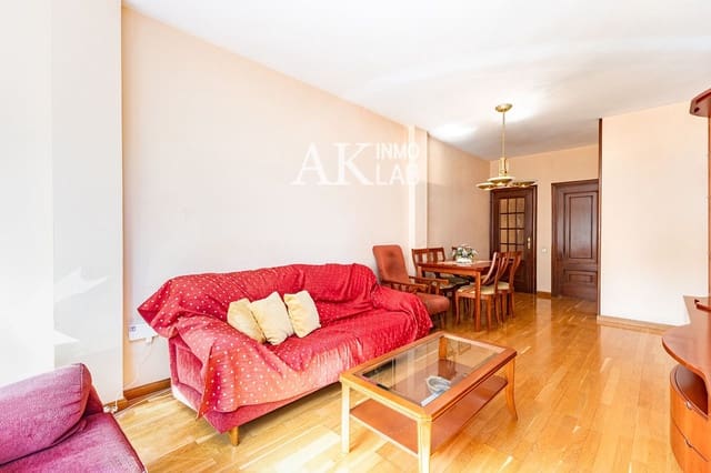 Piso de 4 habitaciones en El Poble Sec, Barcelona ciudad en venta con garaje - 499.000 € (Ref: 9771873)