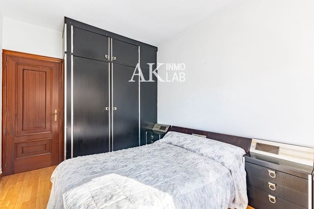 Piso de 4 habitaciones en El Poble Sec, Barcelona ciudad en venta con garaje - 499.000 € (Ref: 9771873)
