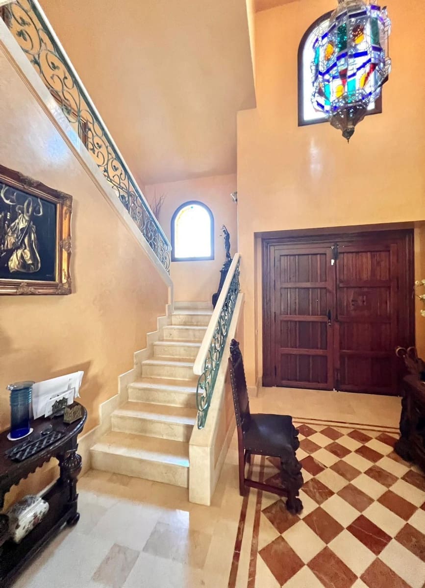 4 quarto Moradia para venda em Marbella com piscina garagem - 2 500 000 € (Ref: 9543949)