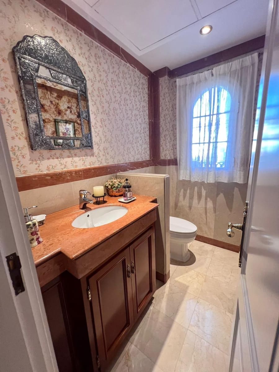 4 quarto Moradia para venda em Marbella com piscina garagem - 2 500 000 € (Ref: 9543949)