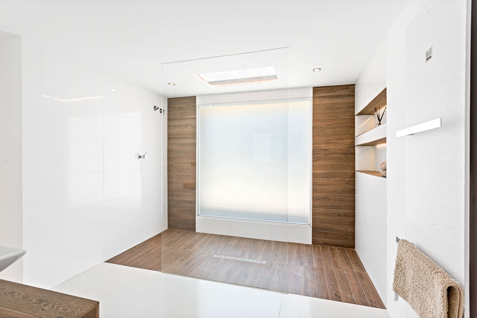 7 bedroom Villa for sale in Marbella with pool garage - € 3,749,000 (Ref: 9543950)