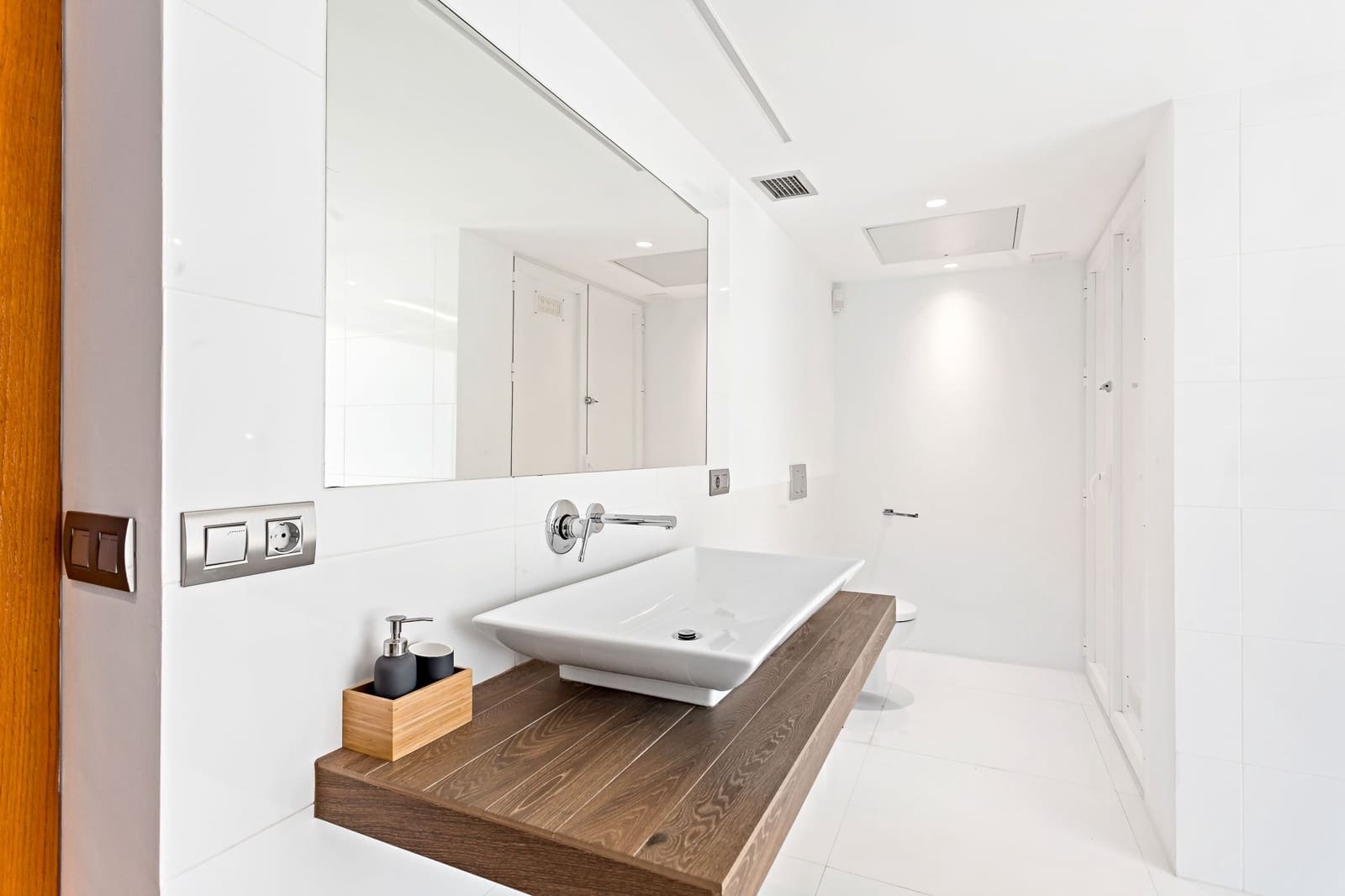 7 bedroom Villa for sale in Marbella with pool garage - € 3,749,000 (Ref: 9543950)