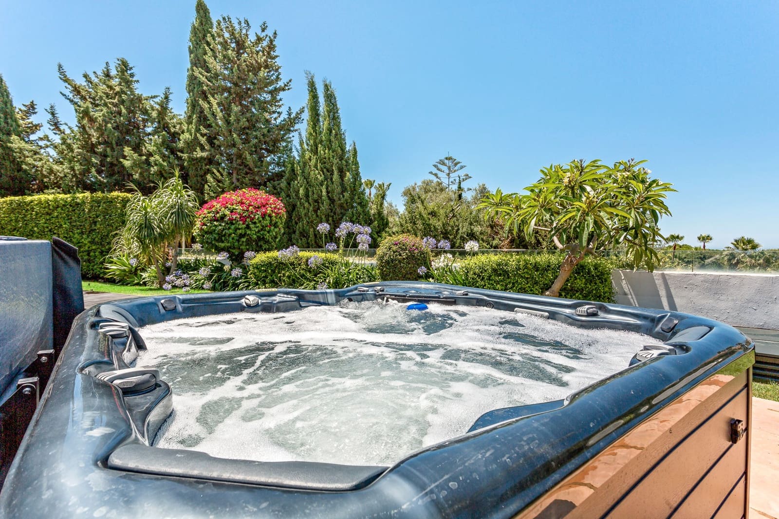 7 bedroom Villa for sale in Marbella with pool garage - € 3,749,000 (Ref: 9543950)