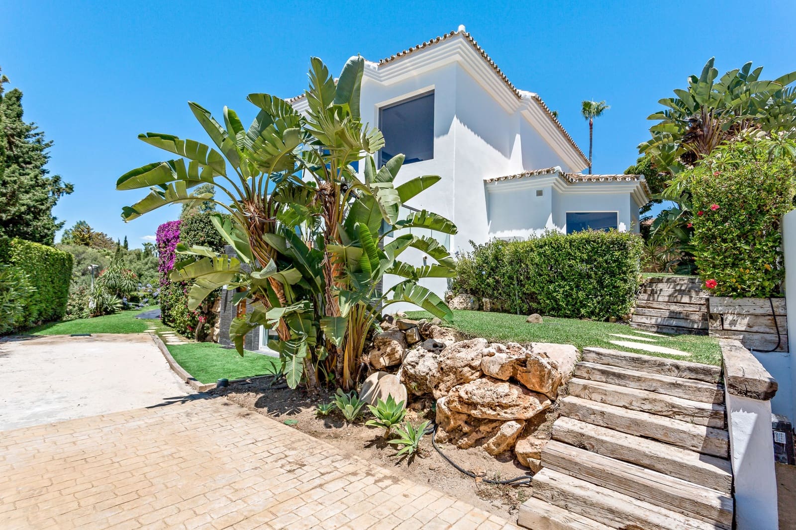 7 bedroom Villa for sale in Marbella with pool garage - € 3,749,000 (Ref: 9543950)