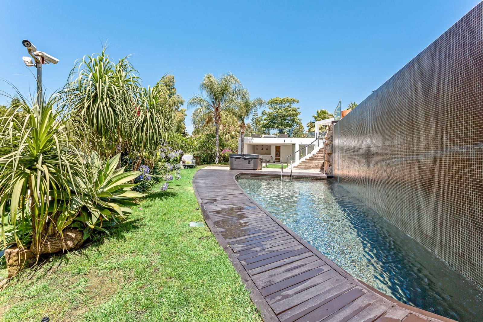 7 bedroom Villa for sale in Marbella with pool garage - € 3,749,000 (Ref: 9543950)