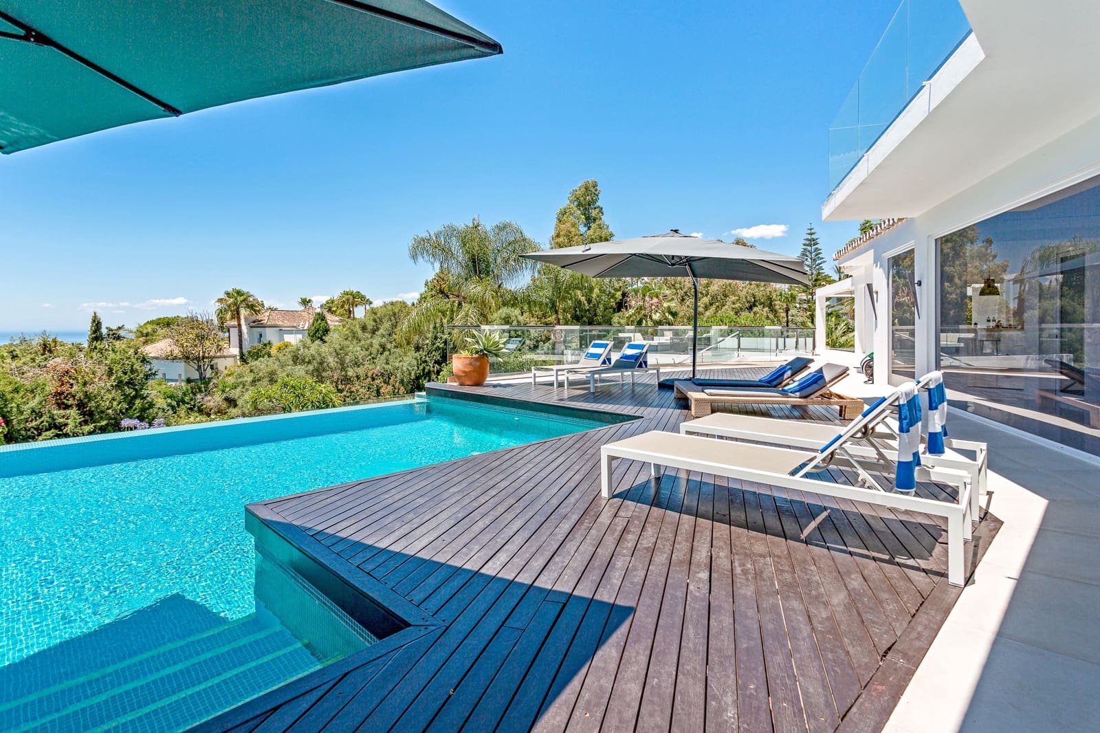 7 bedroom Villa for sale in Marbella with pool garage - € 3,749,000 (Ref: 9543950)