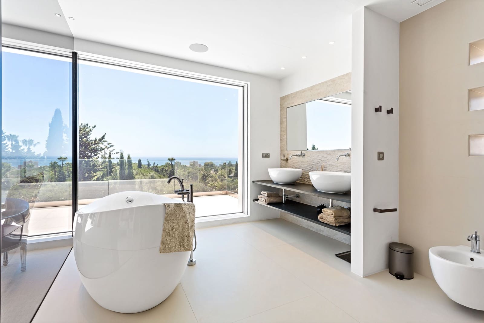 7 bedroom Villa for sale in Marbella with pool garage - € 3,749,000 (Ref: 9543950)