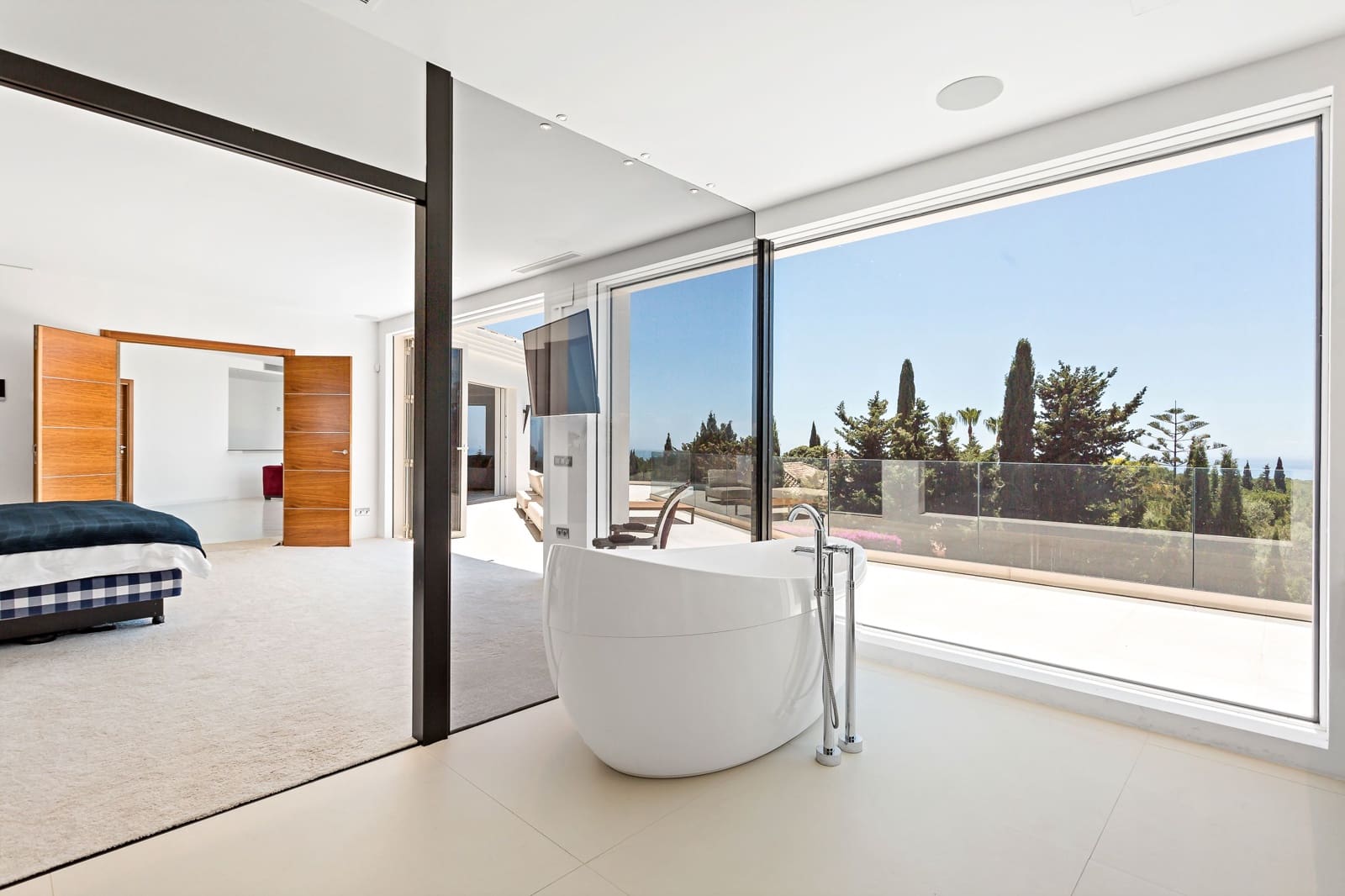 7 bedroom Villa for sale in Marbella with pool garage - € 3,749,000 (Ref: 9543950)