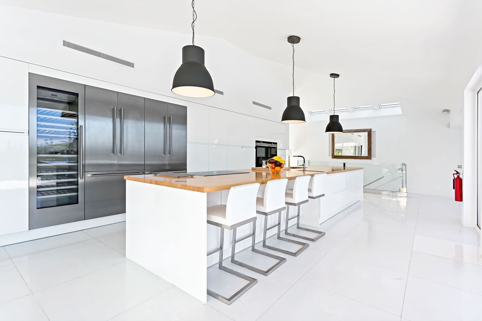 7 bedroom Villa for sale in Marbella with pool garage - € 3,749,000 (Ref: 9543950)