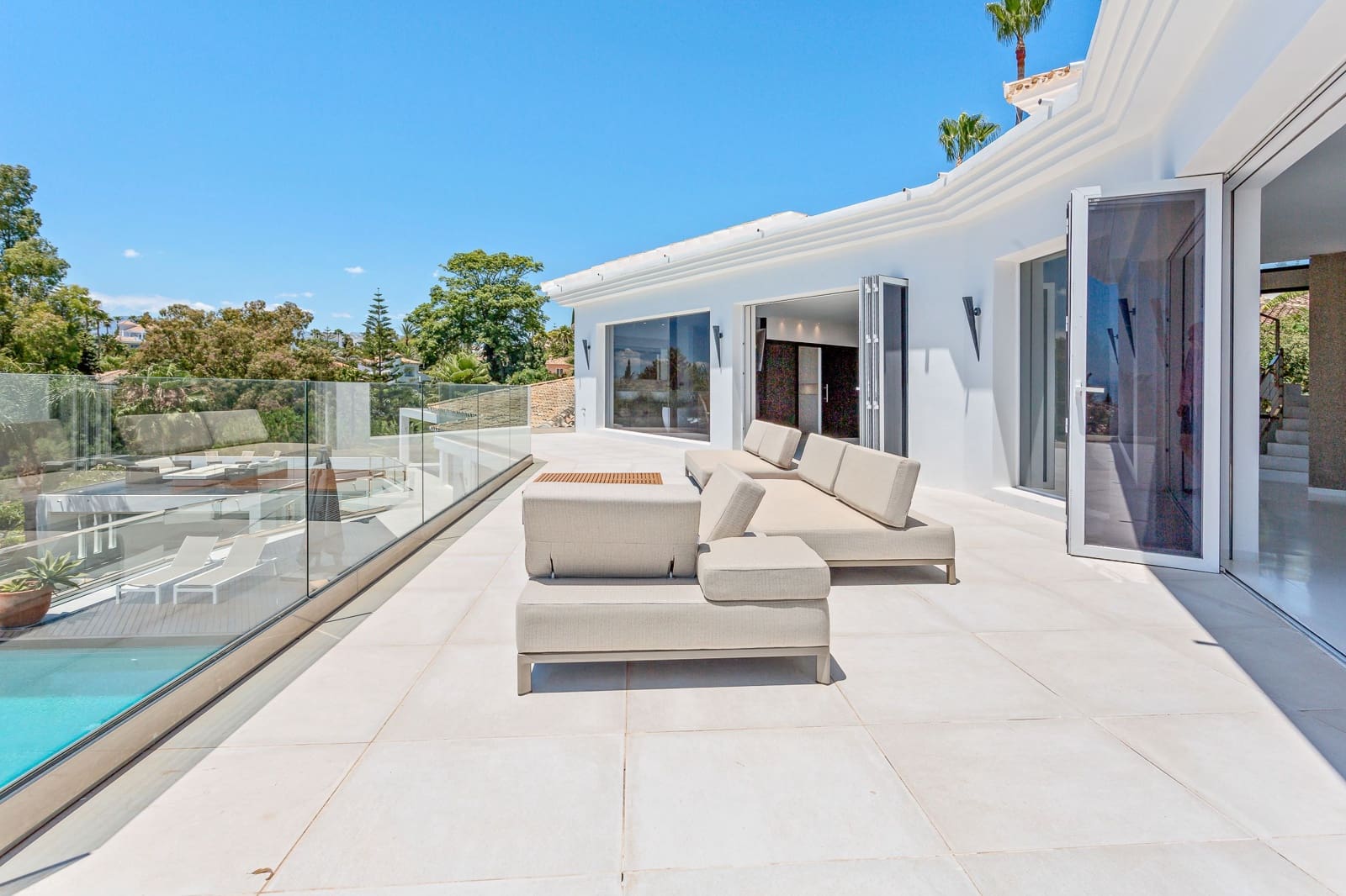 7 bedroom Villa for sale in Marbella with pool garage - € 3,749,000 (Ref: 9543950)