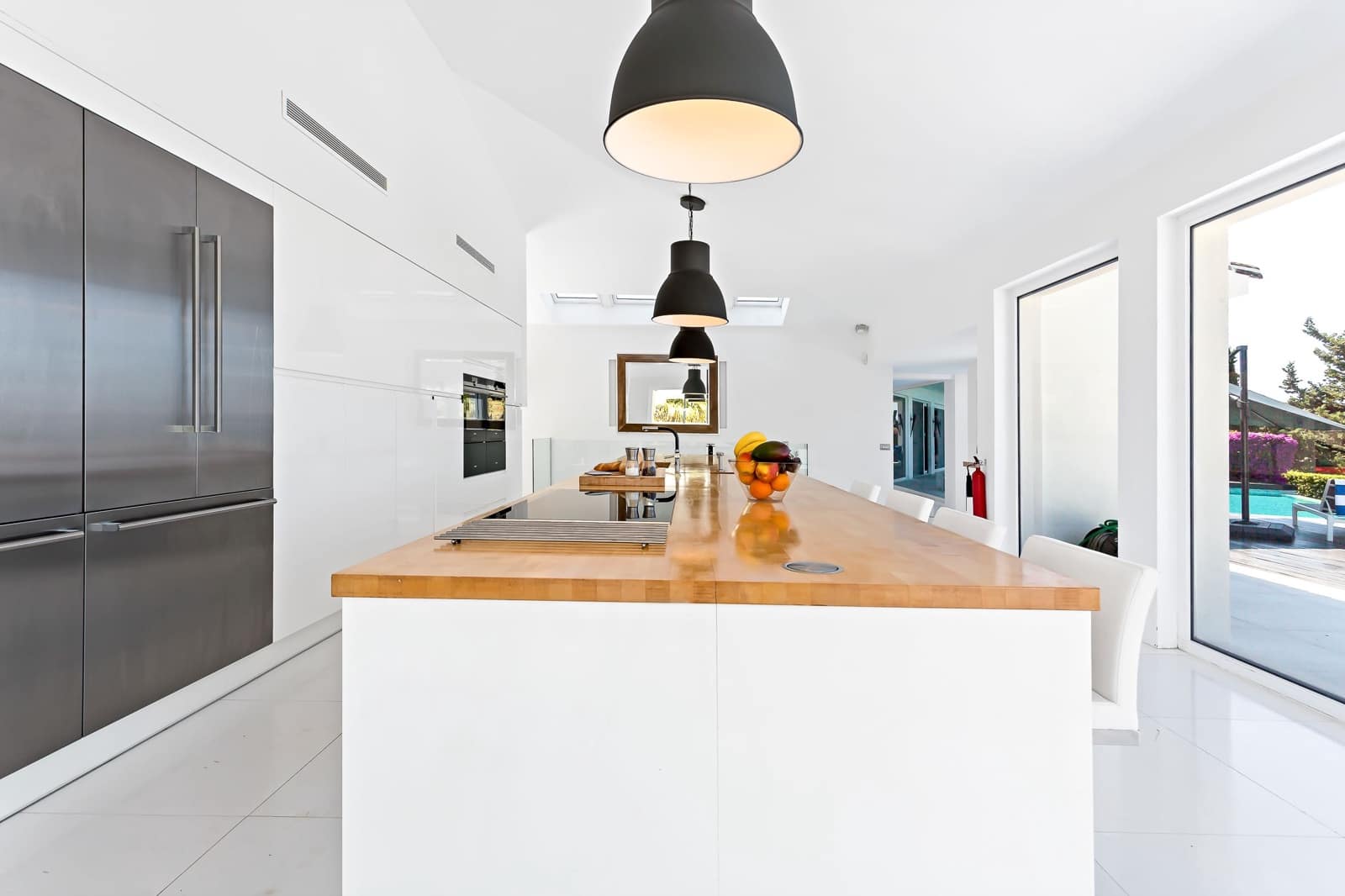 7 bedroom Villa for sale in Marbella with pool garage - € 3,749,000 (Ref: 9543950)