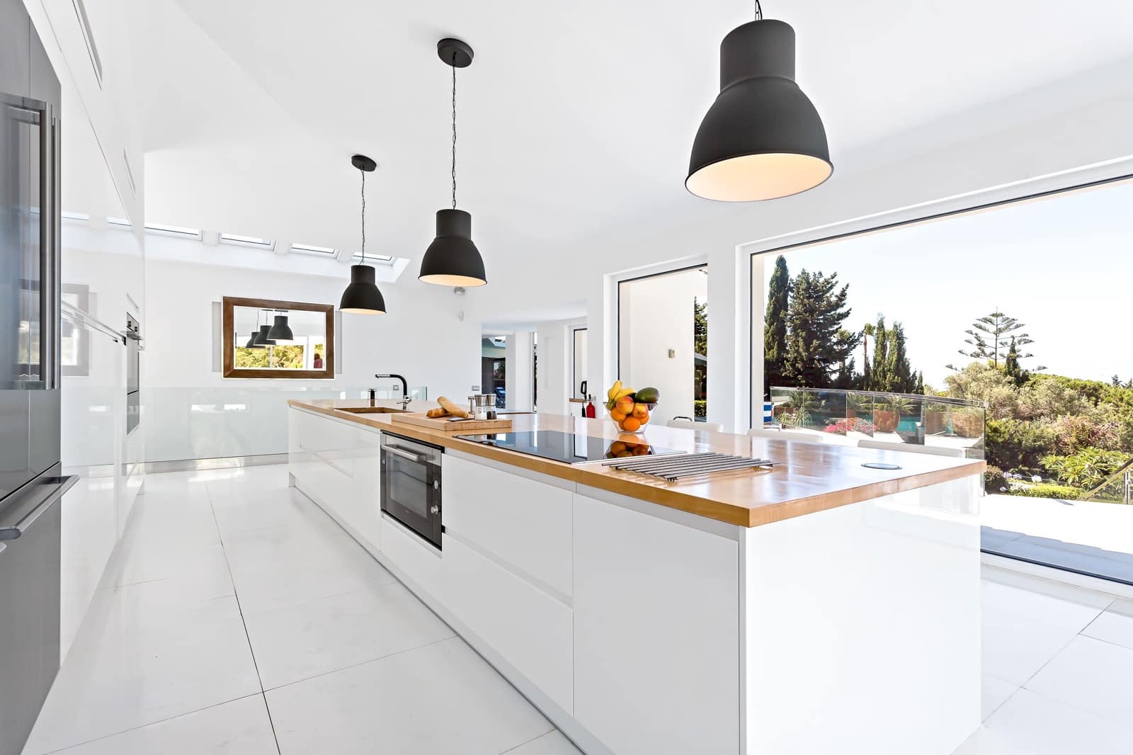 7 bedroom Villa for sale in Marbella with pool garage - € 3,749,000 (Ref: 9543950)