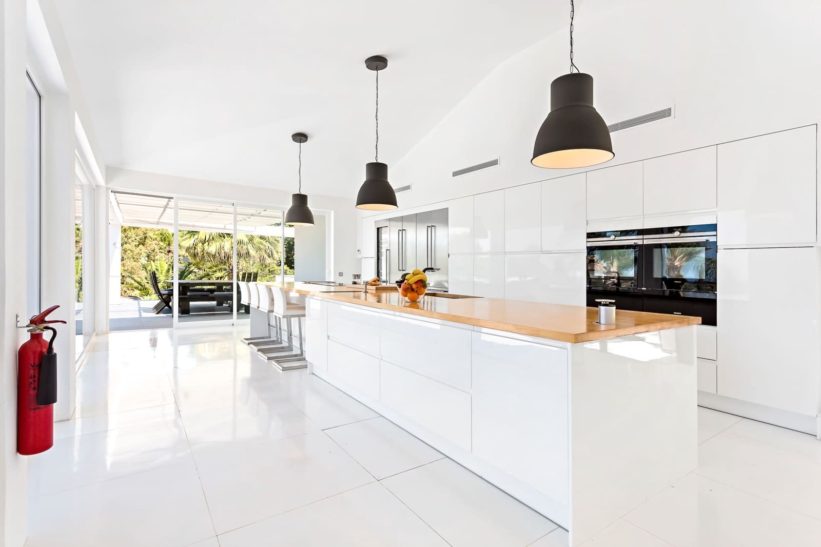 7 bedroom Villa for sale in Marbella with pool garage - € 3,749,000 (Ref: 9543950)