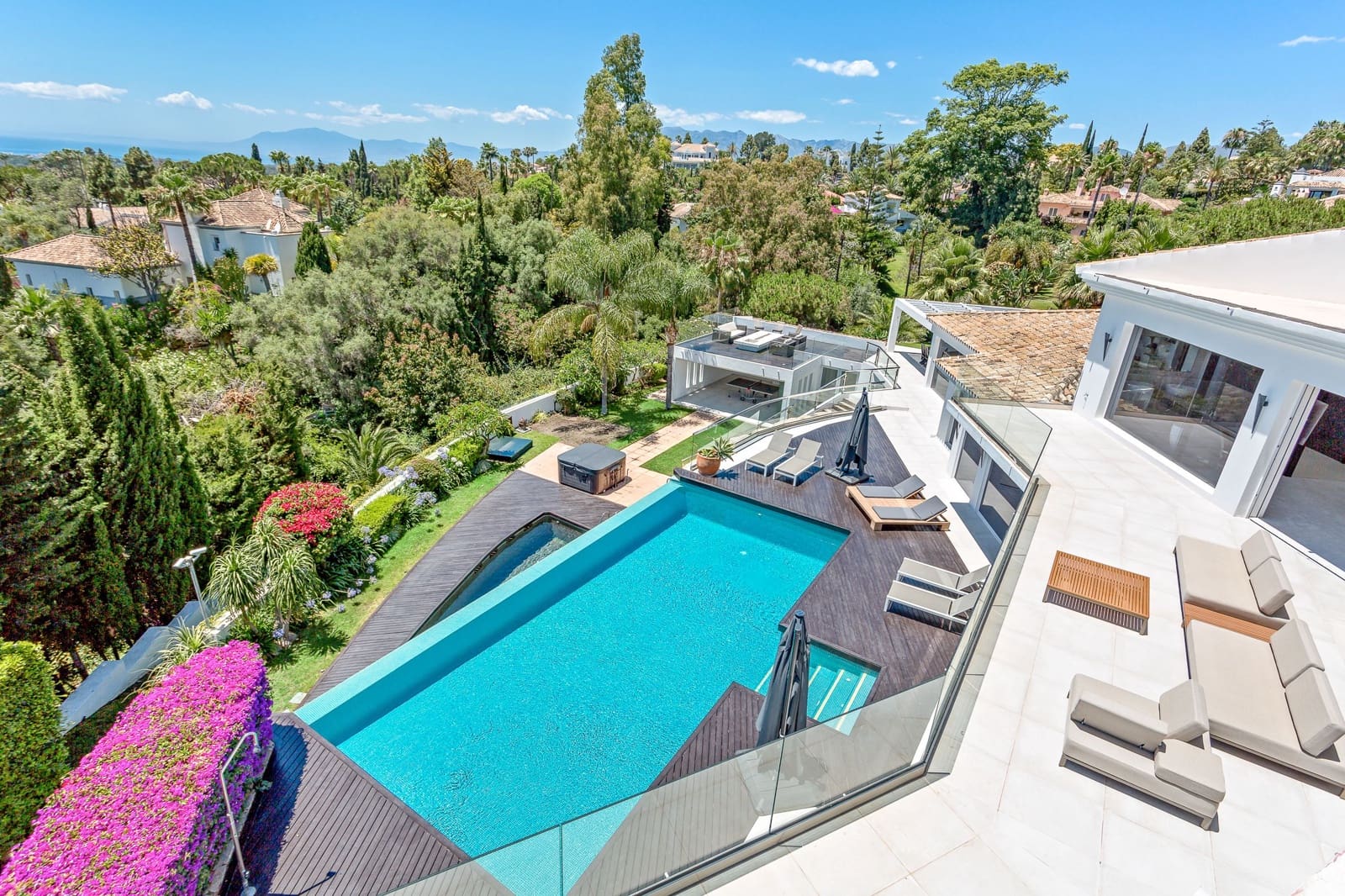 7 bedroom Villa for sale in Marbella with pool garage - € 3,749,000 (Ref: 9543950)