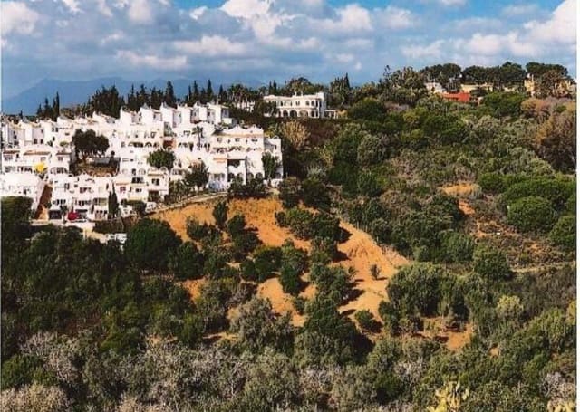 Mark till salu i La Reserva, Marbella - 800 000 € (Ref: 9543951)