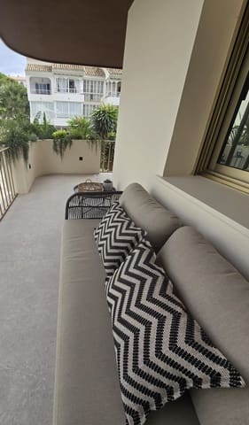 2 soverom Leilighet til salgs i Nueva Andalucía Centro, Marbella med svømmebasseng garasje - € 795 000 (Ref: 9543953)