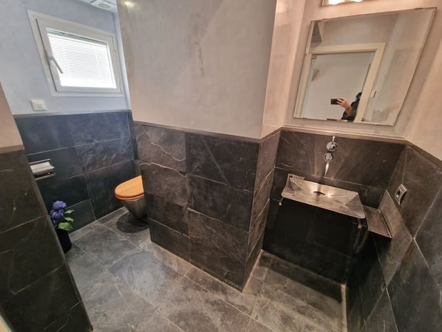 1 soveværelse Lejlighed til leje i Puerto Banus, Marbella med garage - € 1.700 (Ref: 9543955)