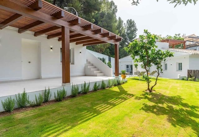 3 bedroom Villa for sale in Huerta Belón - Calvario, Marbella with pool garage - € 1,600,000 (Ref: 9543956)