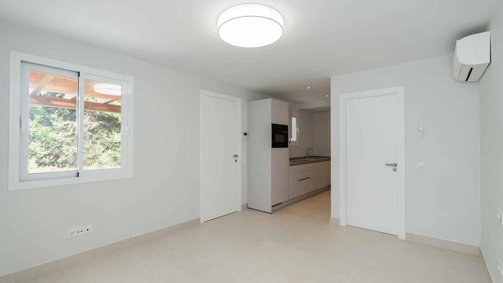 3 bedroom Villa for sale in Marbella with pool garage - € 1,600,000 (Ref: 9543956)