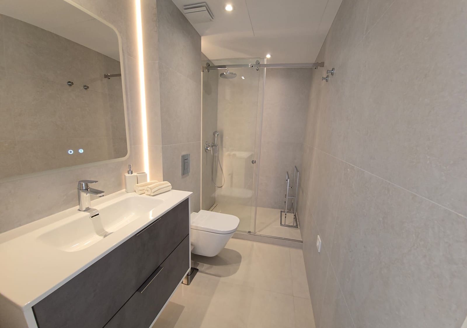 3 bedroom Villa for sale in Marbella with pool garage - € 1,600,000 (Ref: 9543956)