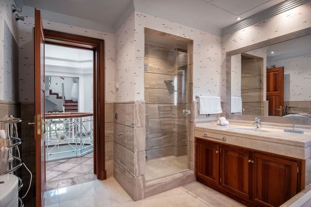 5 camera da letto Villa da affittare in Sierra Blanca, Marbella con piscina garage - 15.000 € (Rif: 9543957)