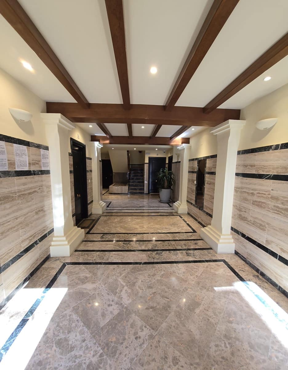 3 makuuhuone Kattohuoneisto vuokrattavana paikassa Marbella mukana uima-altaan 
autotalli - 2 000 € (Ref: 9543958)