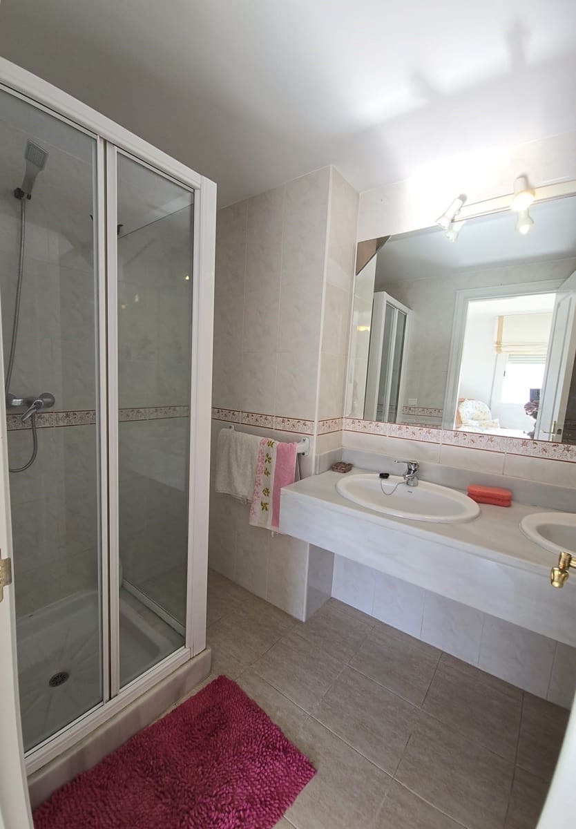 3 makuuhuone Kattohuoneisto vuokrattavana paikassa Marbella mukana uima-altaan 
autotalli - 2 000 € (Ref: 9543958)