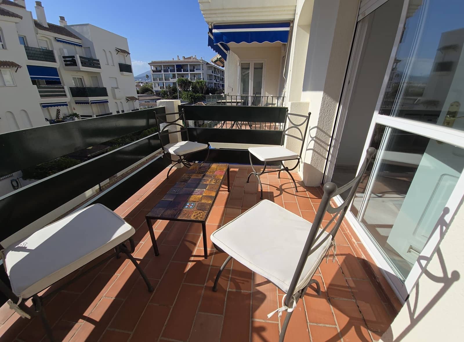 3 makuuhuone Kattohuoneisto vuokrattavana paikassa Marbella mukana uima-altaan 
autotalli - 2 000 € (Ref: 9543958)