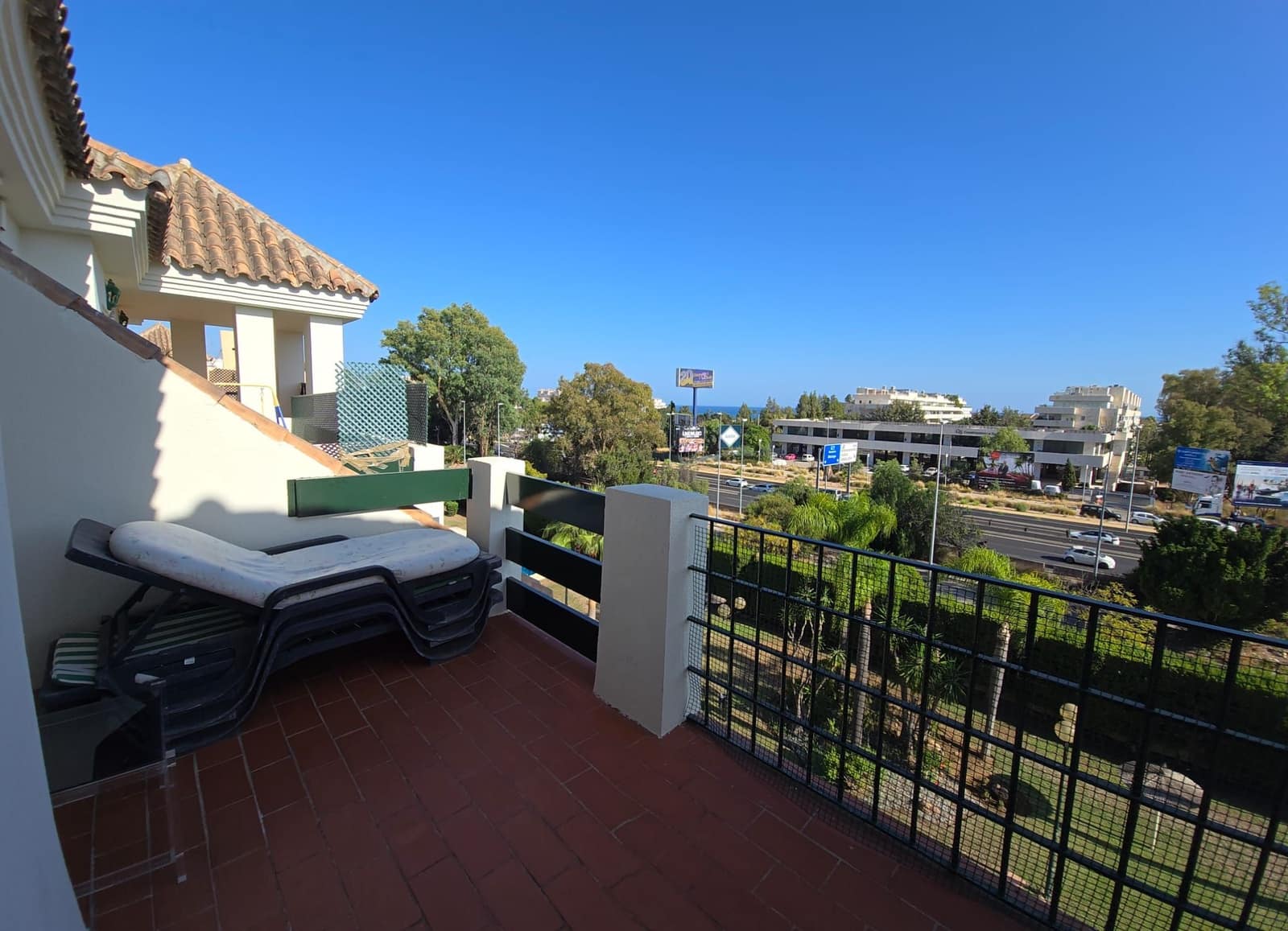 3 makuuhuone Kattohuoneisto vuokrattavana paikassa Marbella mukana uima-altaan 
autotalli - 2 000 € (Ref: 9543958)