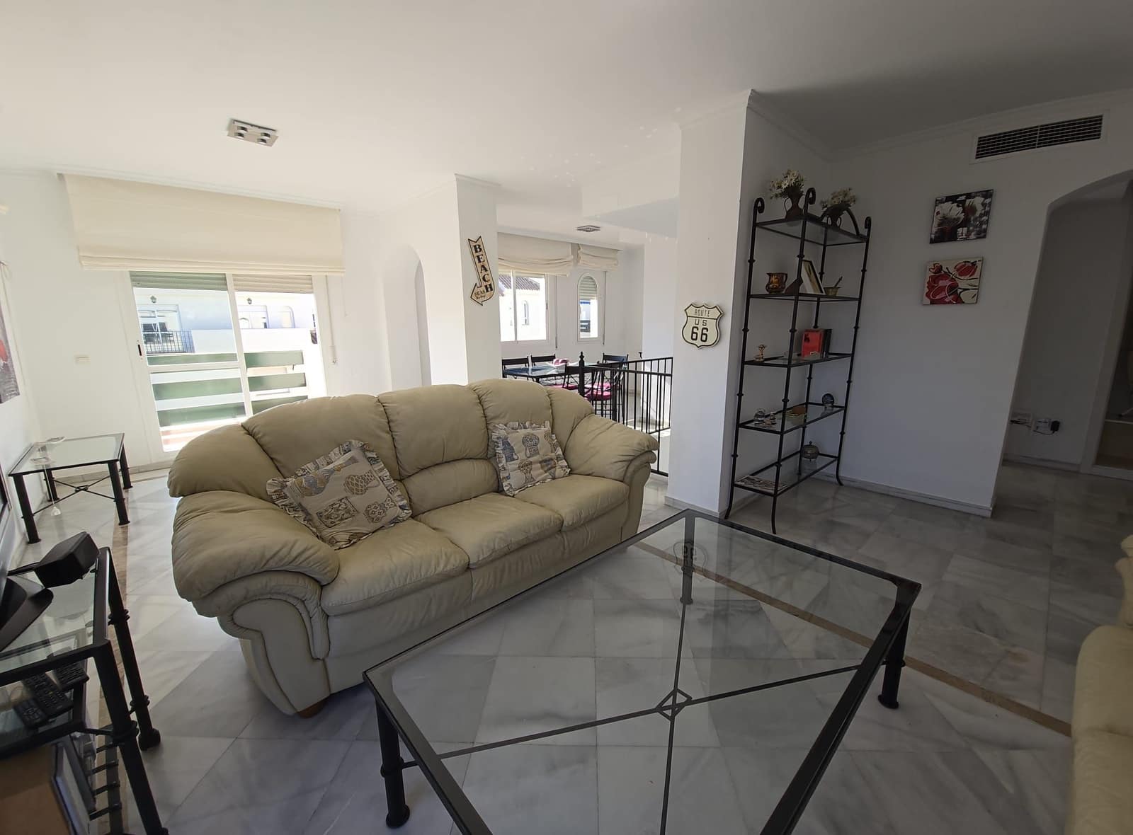 3 makuuhuone Kattohuoneisto vuokrattavana paikassa Marbella mukana uima-altaan 
autotalli - 2 000 € (Ref: 9543958)