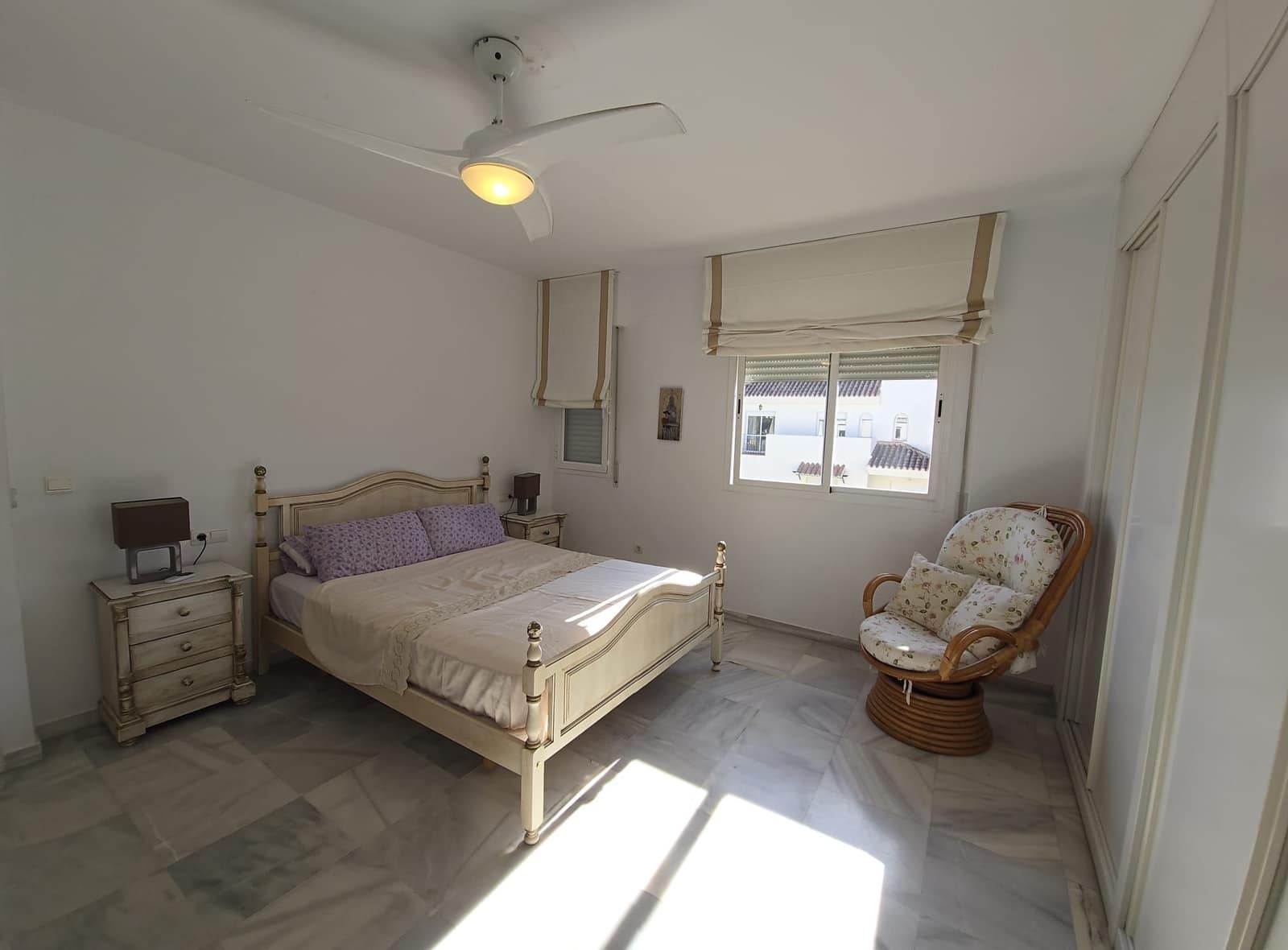 3 makuuhuone Kattohuoneisto vuokrattavana paikassa Marbella mukana uima-altaan 
autotalli - 2 000 € (Ref: 9543958)