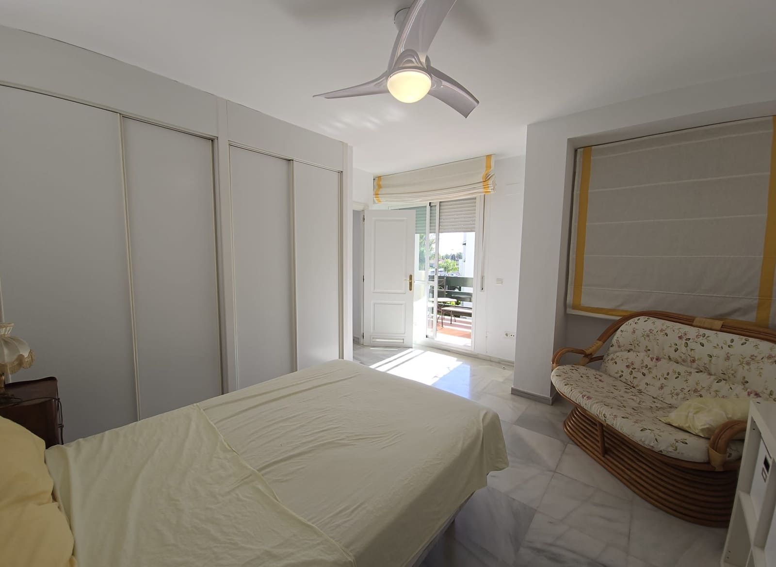 3 makuuhuone Kattohuoneisto vuokrattavana paikassa Marbella mukana uima-altaan 
autotalli - 2 000 € (Ref: 9543958)