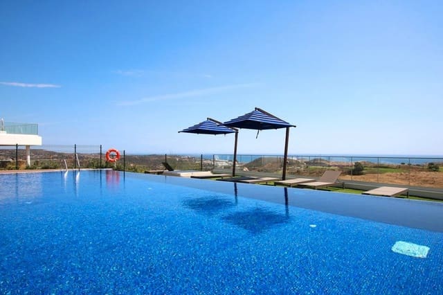 Piso de 3 habitaciones en Riviera del Sol, Mijas en venta con piscina garaje - 765.000 € (Ref: 9543959)