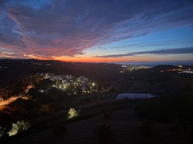 Piso de 3 habitaciones en Riviera del Sol, Mijas en venta con piscina garaje - 765.000 € (Ref: 9543959)