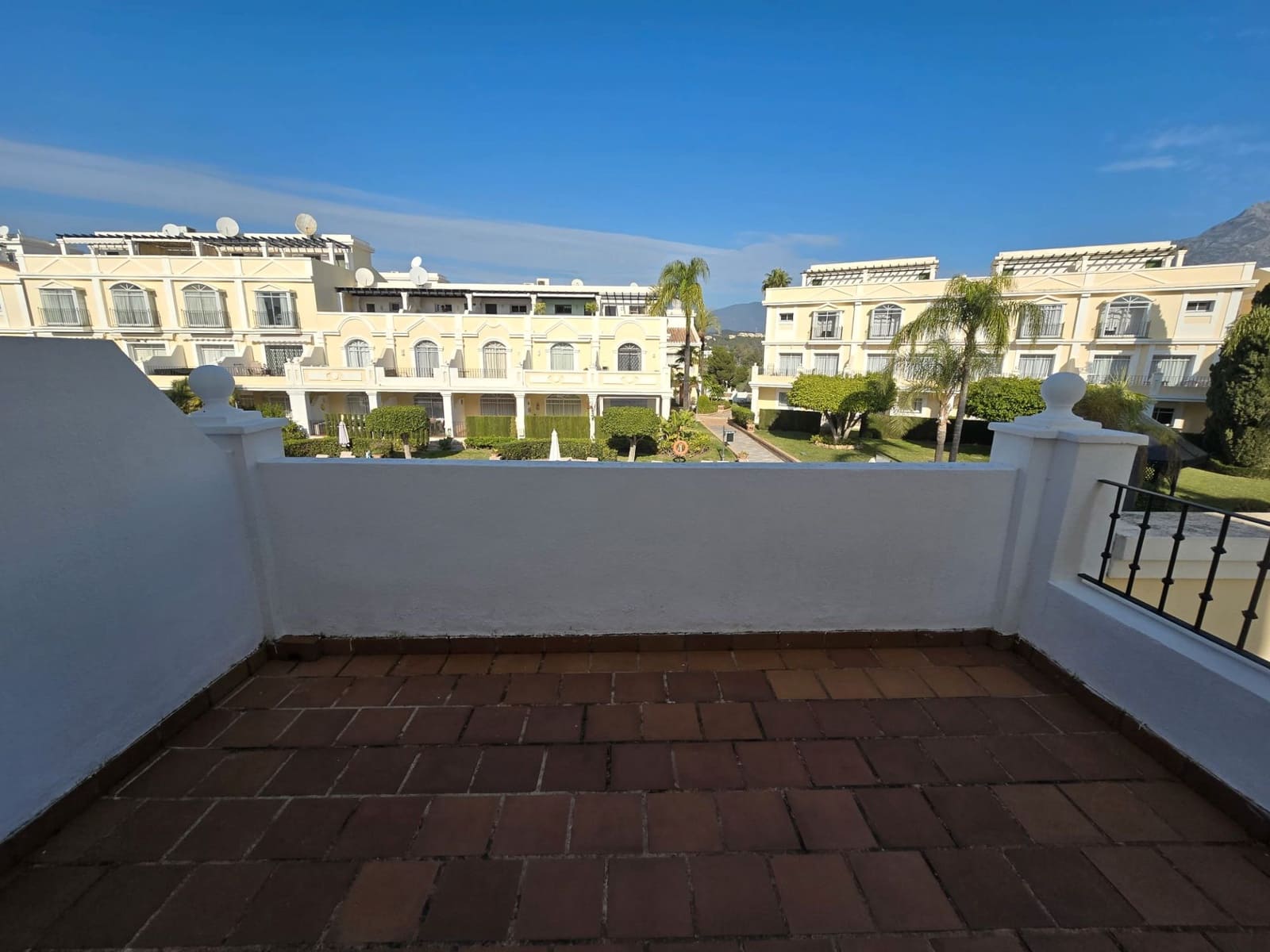 Casa de 2 habitaciones en Marbella en alquiler - 2.500 € (Ref: 9543960)