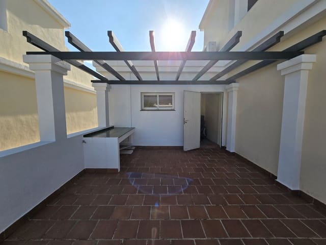 Casa de 2 habitaciones en Las Brisas, Marbella en alquiler - 2.500 € (Ref: 9543960)